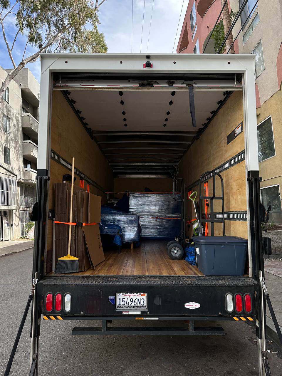 Commercial and residential moves